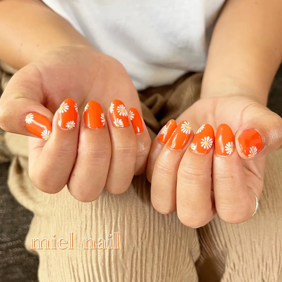 ネイル 持ち込み オレンジ 夏ネイル ハンドネイル miel nailのネイルデザイン