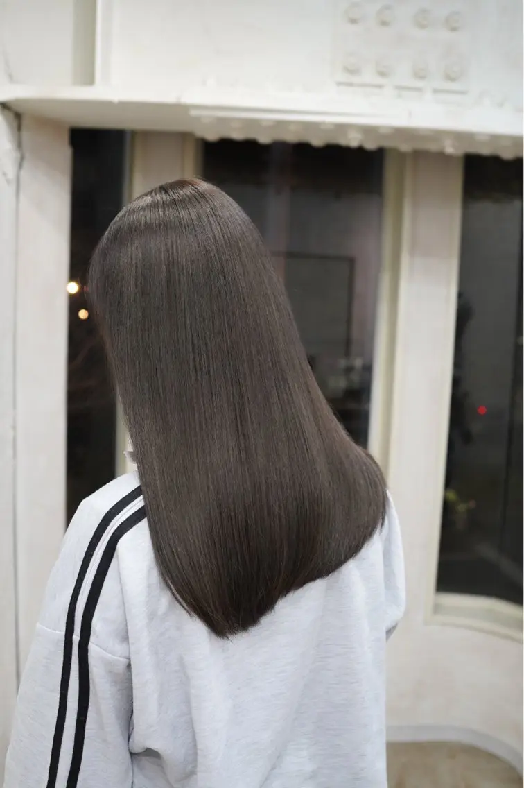 セミロング カラー 髪質改善 トリートメント ヘアカラー トリートメント レイヤーカット/ 艶カラー/みらいのヘアスタイル