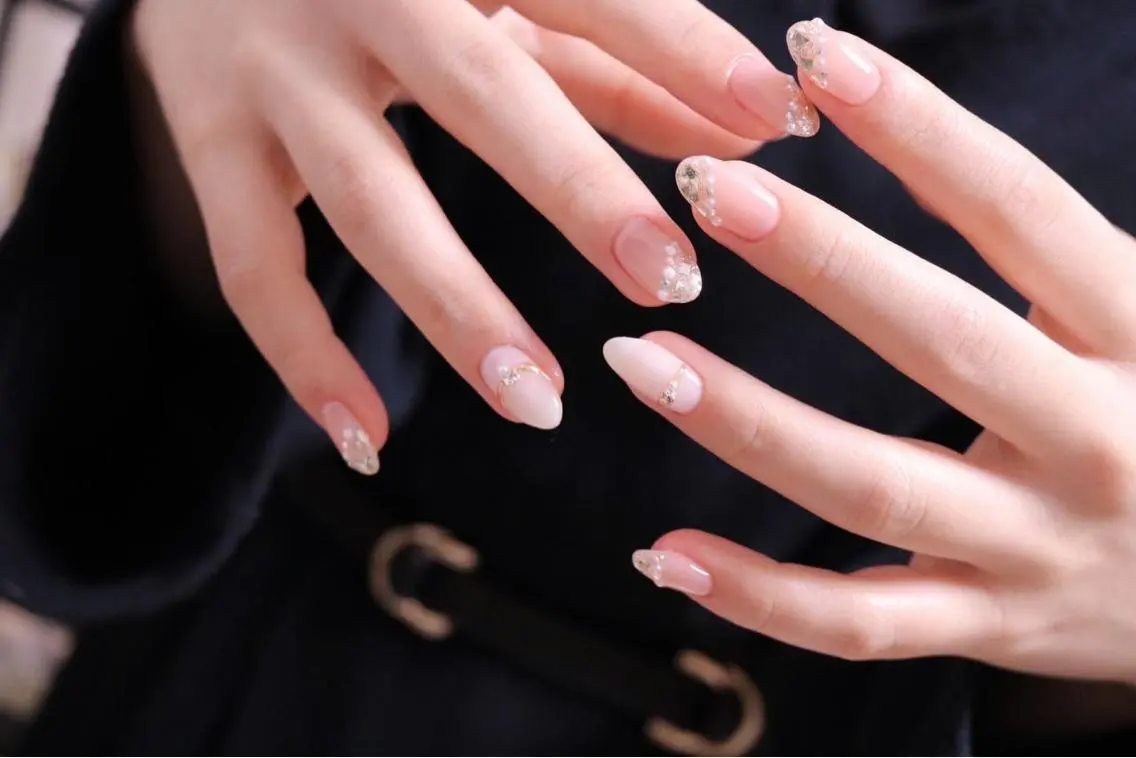 ネイル オーロラネイル 長さ出し ジェルネイル 韓国ネイル 持ち込み MH Nailのネイルデザイン