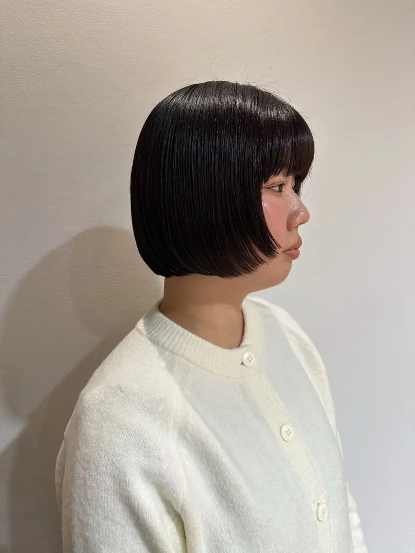 ショート カラー カット ヘアカラー トリートメント 塩澤 榛奈のヘアスタイル
