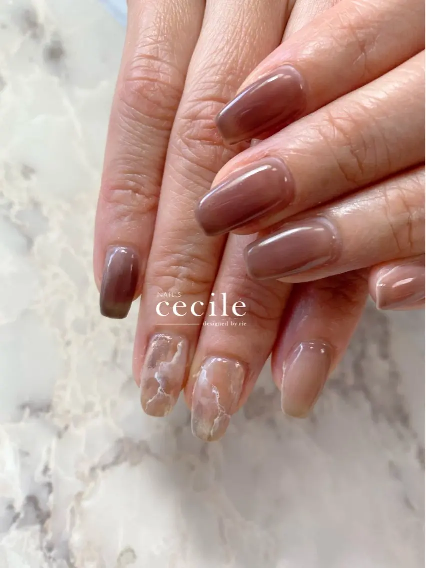 片手ニュアンス＋片手ワンカラー💅の写真