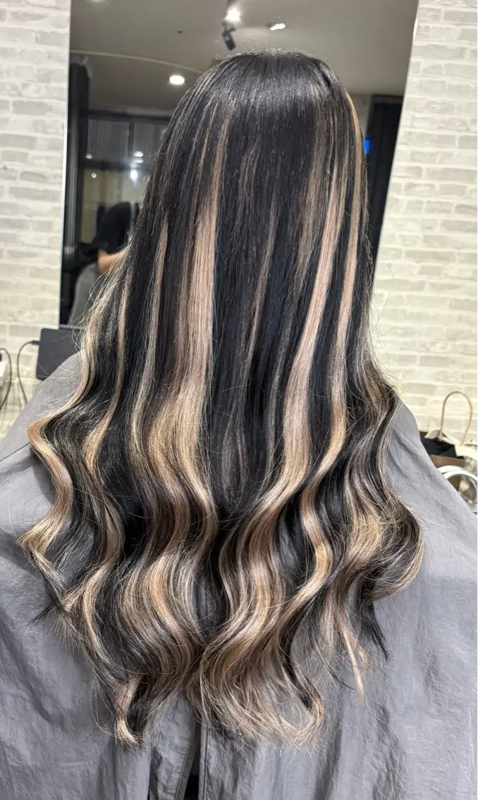 ヘアカラー エクステ Lilly 中谷友里のヘアスタイル
