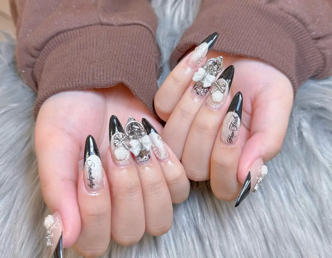 ネイル ハンドネイル ハンドケア Anh Nail 歌舞伎町のネイルデザイン