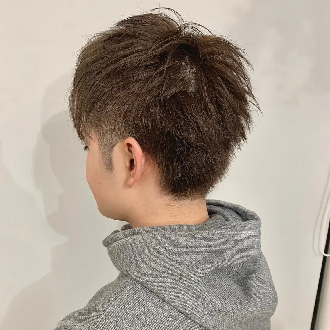 ショート カラー パーマ メンズ 加藤 綾華のヘアスタイル