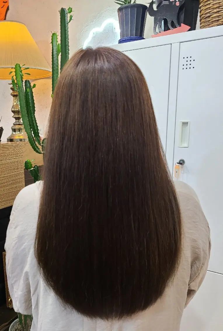 ロング アッシュ Colores Ryuのヘアスタイル