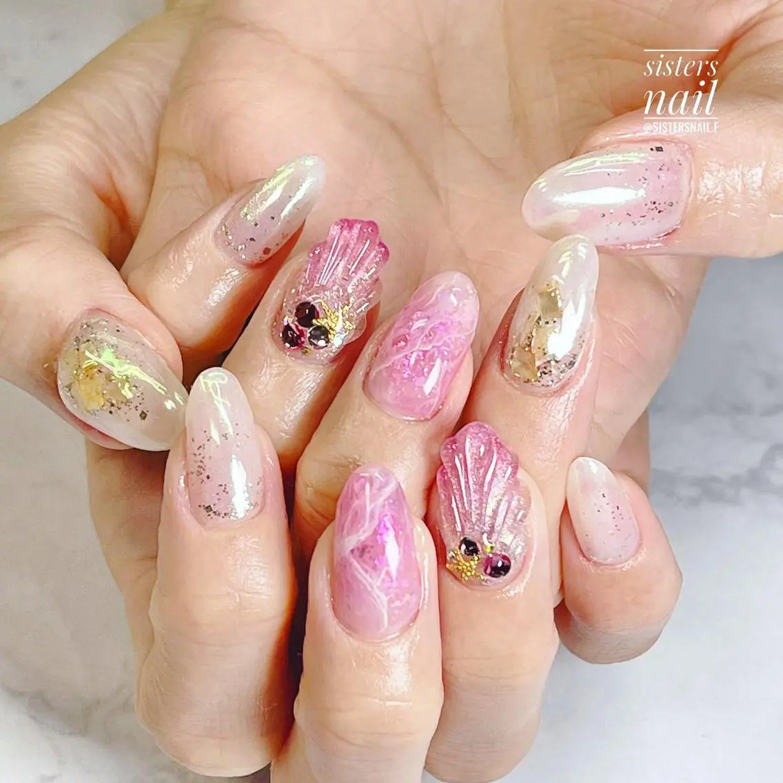 ネイル アートネイル キラキラネイル ピンク 夏ネイル sisters nail.fのネイルデザイン