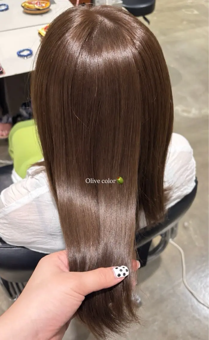 カラー オリーブカラー ヘアカラー Helena_りお 透明感カラー/まつパのマツエク・マツパデザイン