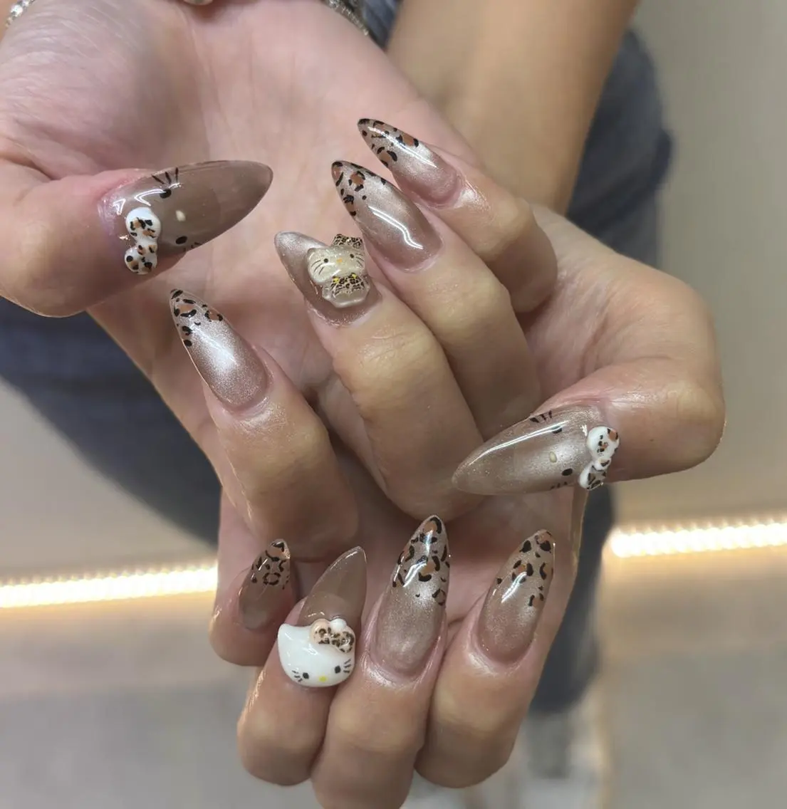 ネイル ハンドネイル Trinity ネイリストスタッフのネイルデザイン