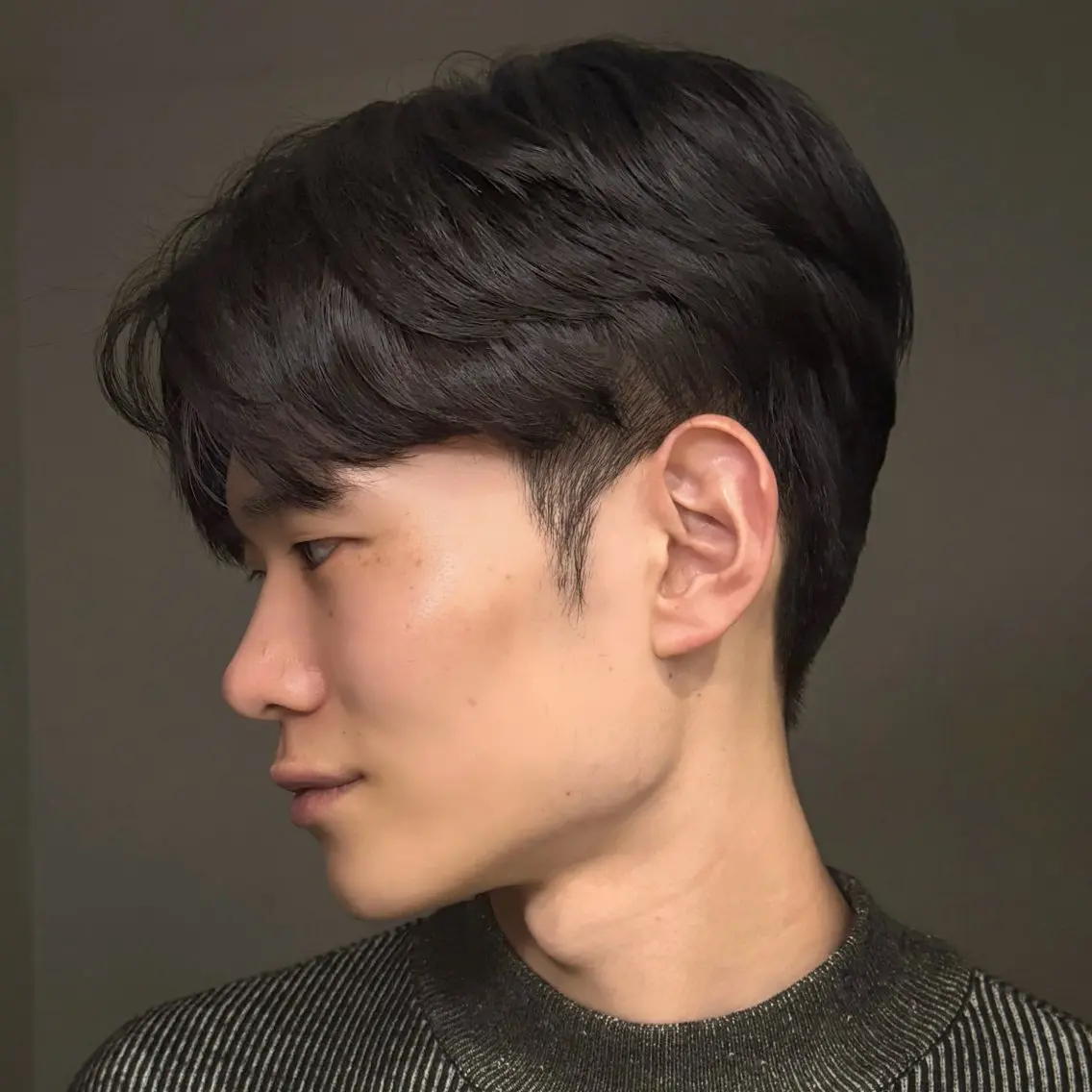 パーマ メンズ センターパート ダウンパーマ フェザーパーマ メンズ韓国風 マッシュ カット パーマ センターパート特化/ メンズカット/ヒロキのヘアスタイル