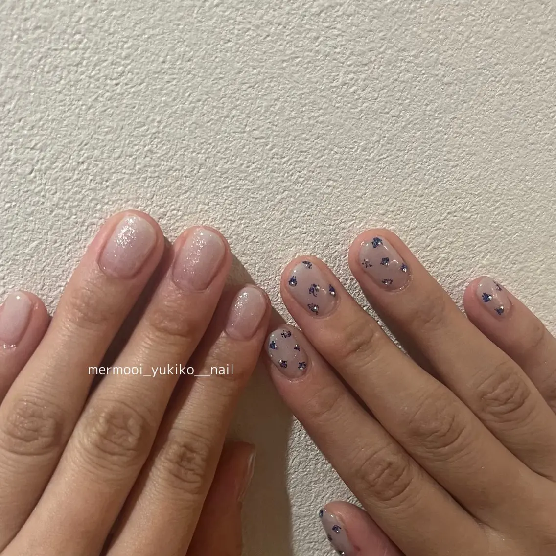 ネイル ブルー ラメ(グリッター) マグネットネイル ニュアンスネイル シルバー mermooi nailのネイルデザイン