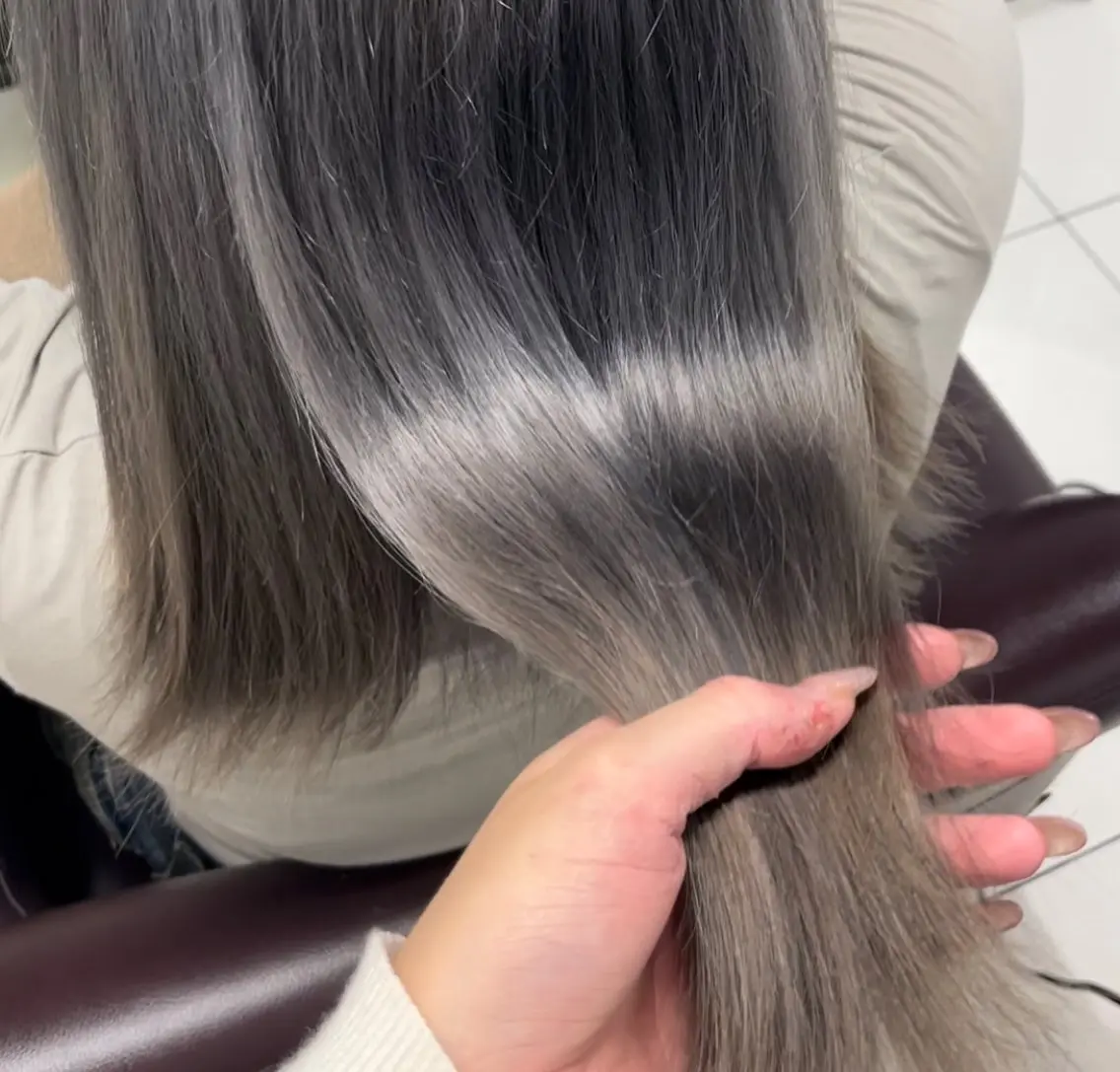 ミディアム カラー yuzuna ハイトーン 天神のヘアスタイル