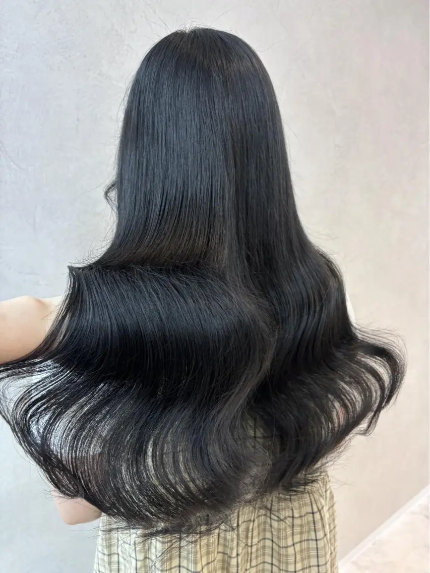 ロング カラー 黒髪 ブルーカラー ブルーブラック ヘアカラー トリートメント 🍒さき🍒大宮/ 透明感カラーのヘアスタイル