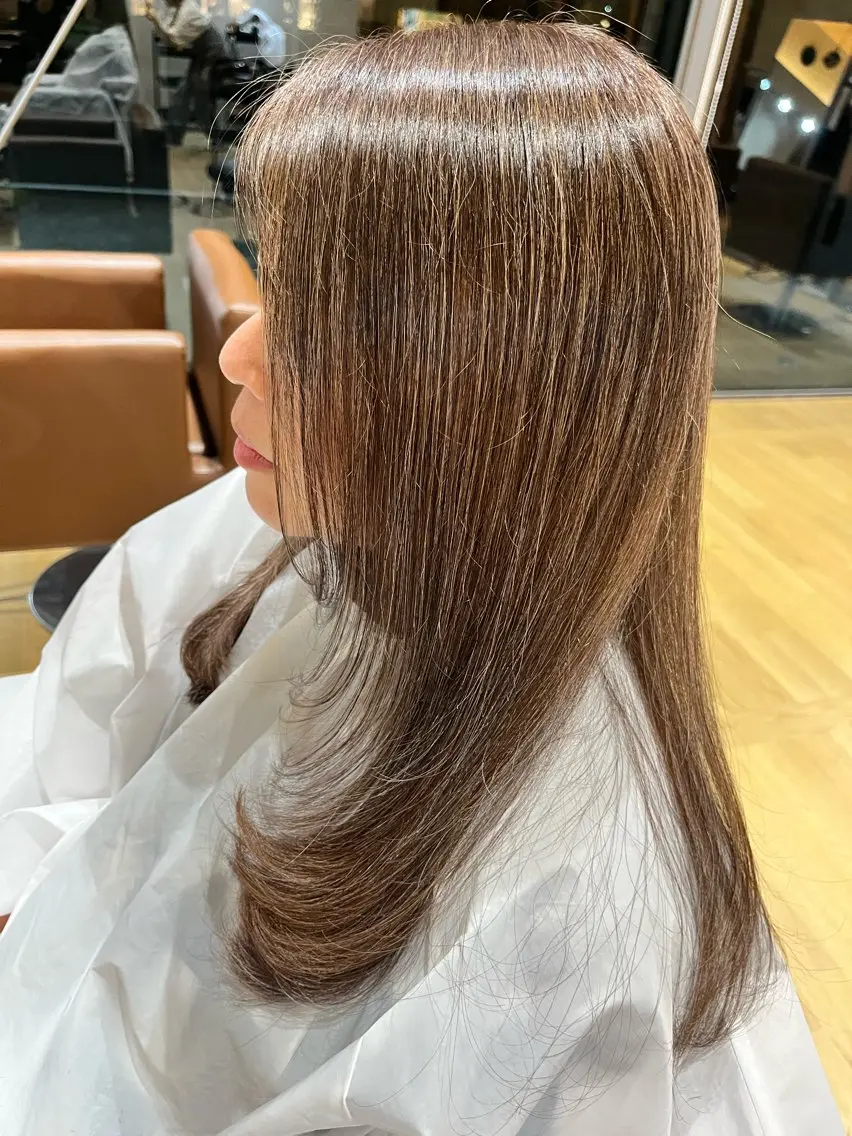 ロング 顔まわりレイヤー レイヤーカット カット トリートメント 渡邉 奈美のヘアスタイル
