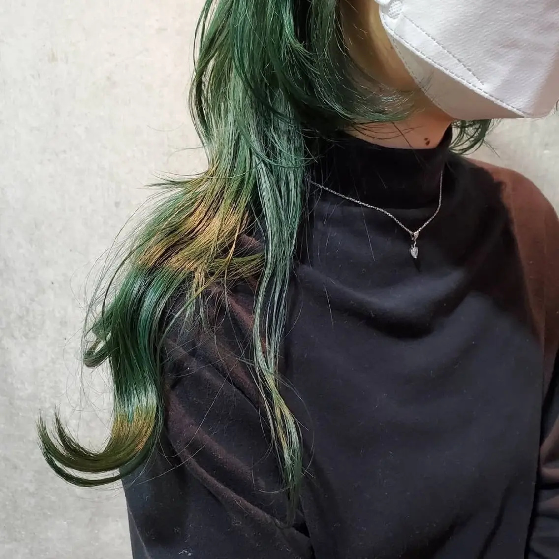 ロング カラー 谷 結奈のヘアスタイル