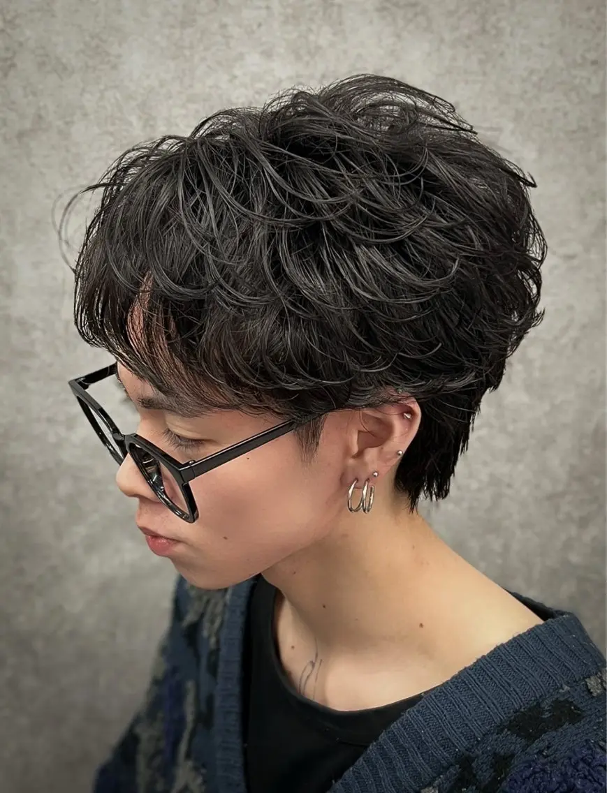 ショート パーマ メンズ フェザーパーマ メンズパーマ ショートヘア メンズウルフ特化🐺 🔥長山耕大🔥のヘアスタイル