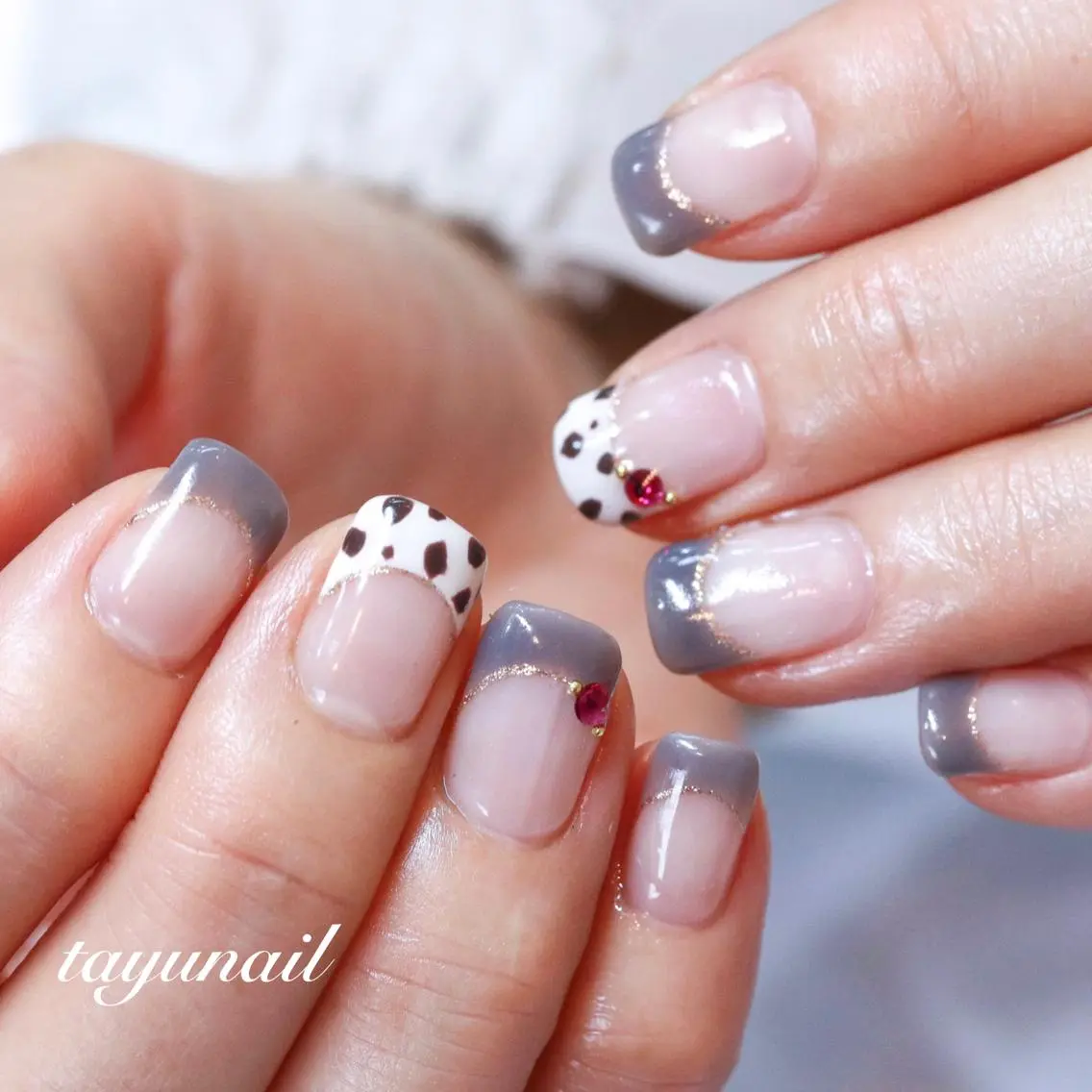 ネイル アニマル柄 フレンチネイル ジェルネイル パラジェル スクエアネイル ネイルサロン 【たゆnail】のネイルデザイン