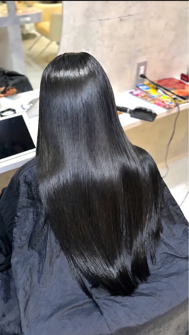 ロング 髪質改善 縮毛矯正 縮毛矯正 高原 瑠菜のヘアスタイル