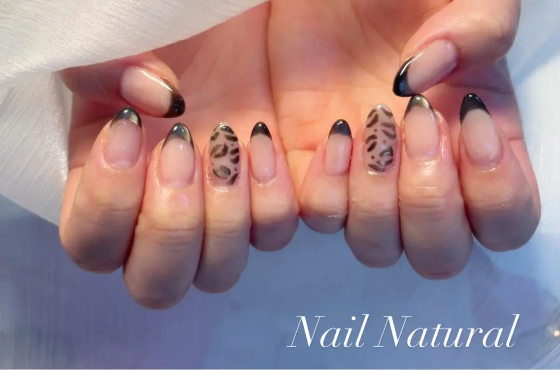 ネイル フラッシュネイル フットネイル フレンチネイル ジェルネイル ガラスフレンチ ハンドネイル Nail salon Natulalのネイルデザイン