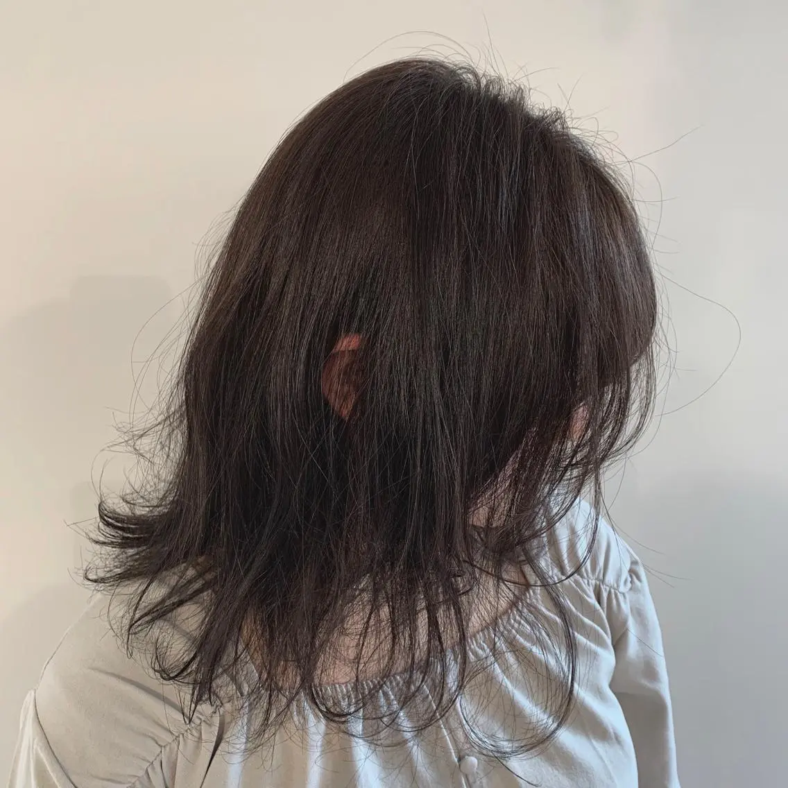 ミディアム カラー パーマ ヘアアレンジ アッシュ 加藤 綾華のヘアスタイル