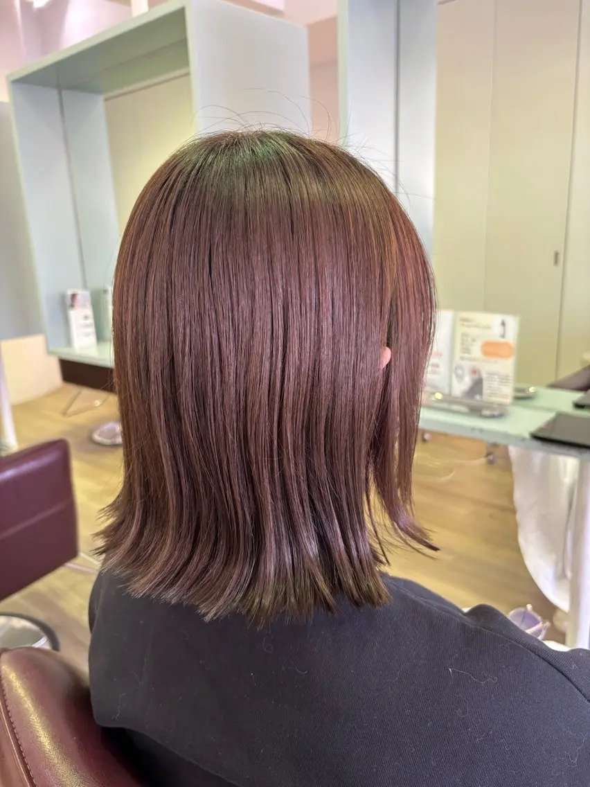 ミディアム ボブ 外ハネヘア カット 岡本 紗依のヘアスタイル