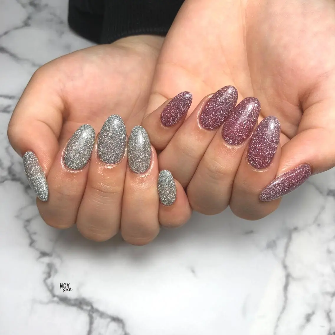 ネイル ボルドー フラッシュネイル ジェルネイル キラキラネイル 韓国ネイル ハンドネイル NAIL NOWのネイルデザイン