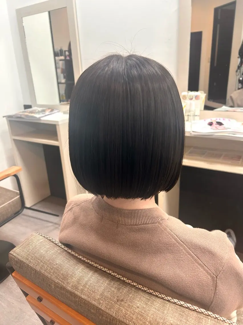 ショート カット 艶髪カラー┊︎ レイヤーボブ🍀きりのヘアスタイル