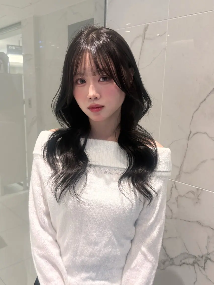 セミロング くびれヘア ハイレイヤー レイヤーカット 透明感カラー 🫧/つばめのヘアスタイル