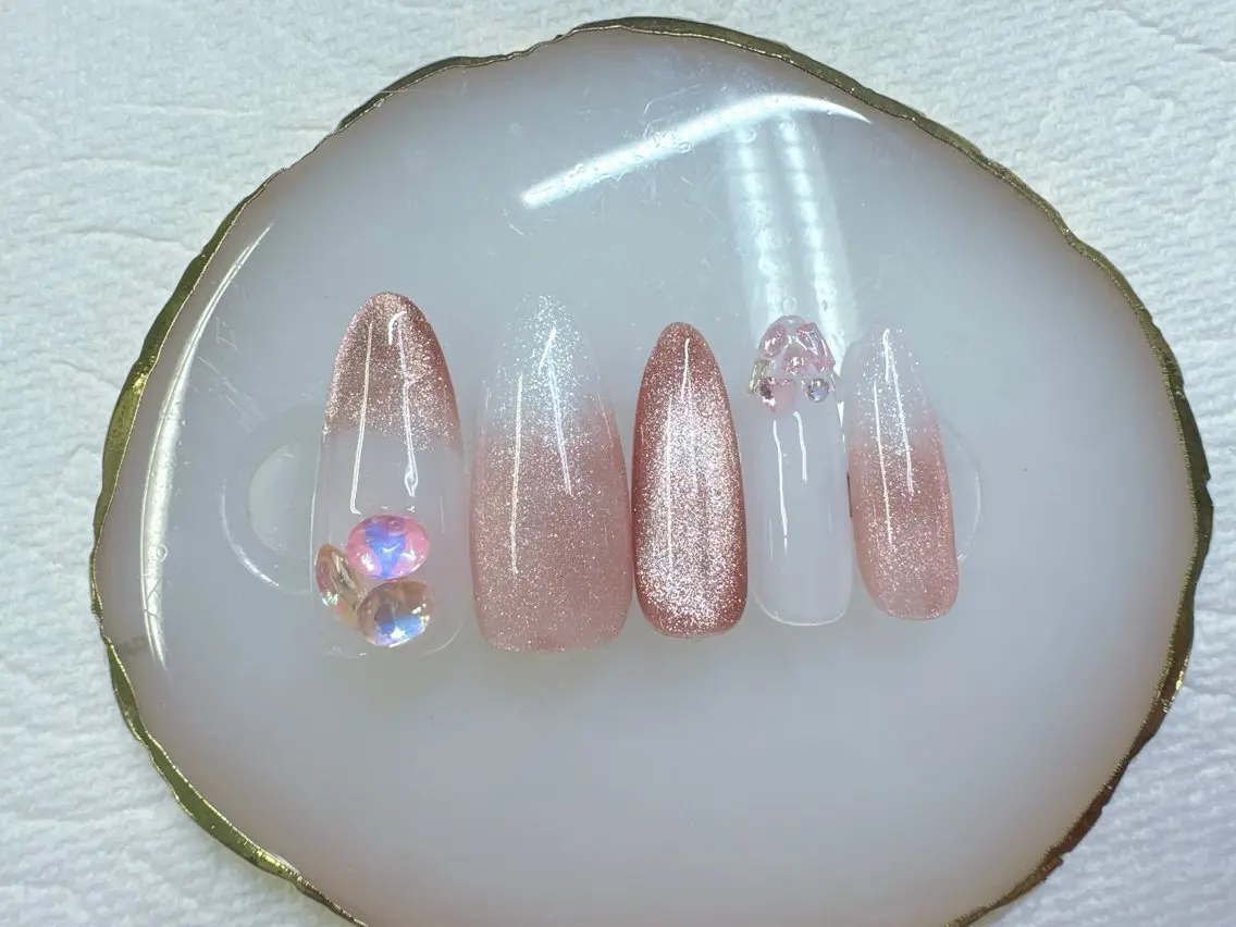 ネイル アートネイル フットネイル フレンチネイル ガラスフレンチ ハート Queeens nailのネイルデザイン