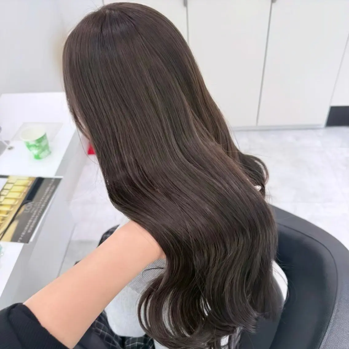 カラー ヘアカラー トリートメント 🤍ブリーチなし ブラウンhimi🤍のヘアスタイル