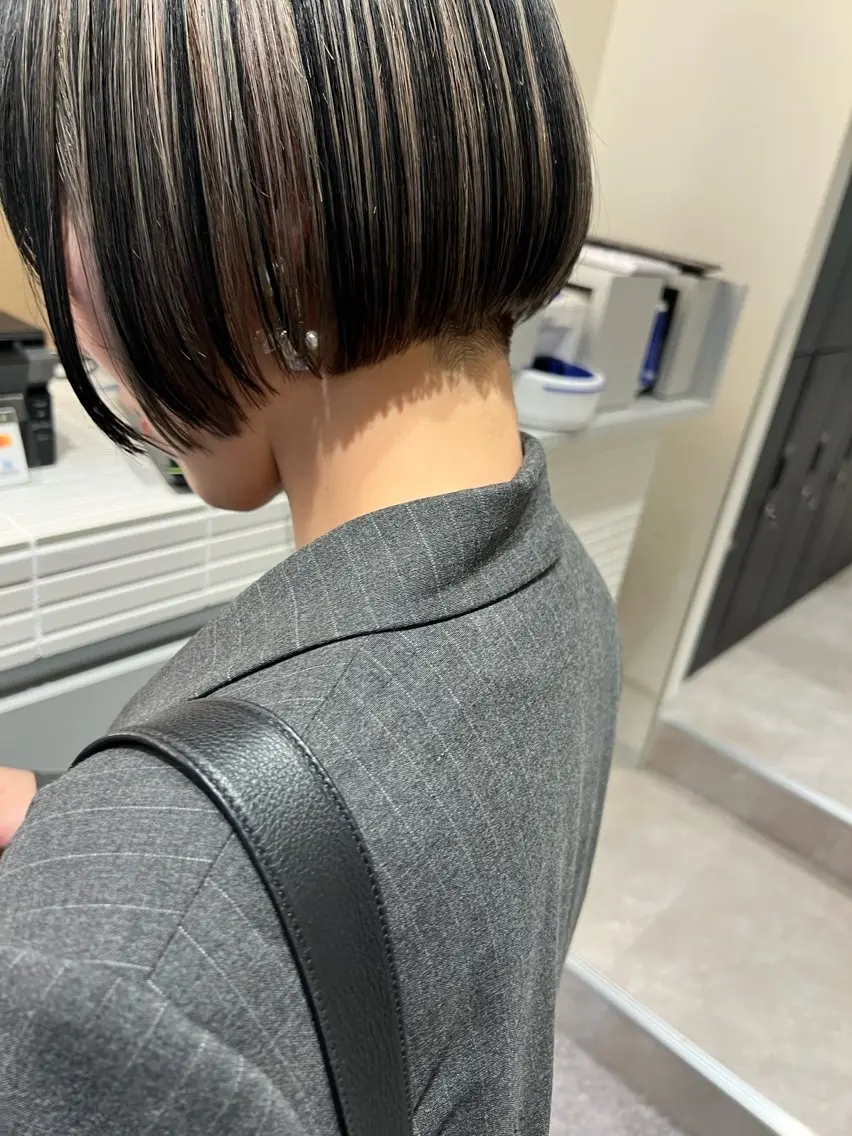 ショート カラー ヘアアレンジ ボブ カット ヘアカラー トリートメント 暗髪/くすみカラー おくだりんかのヘアスタイル