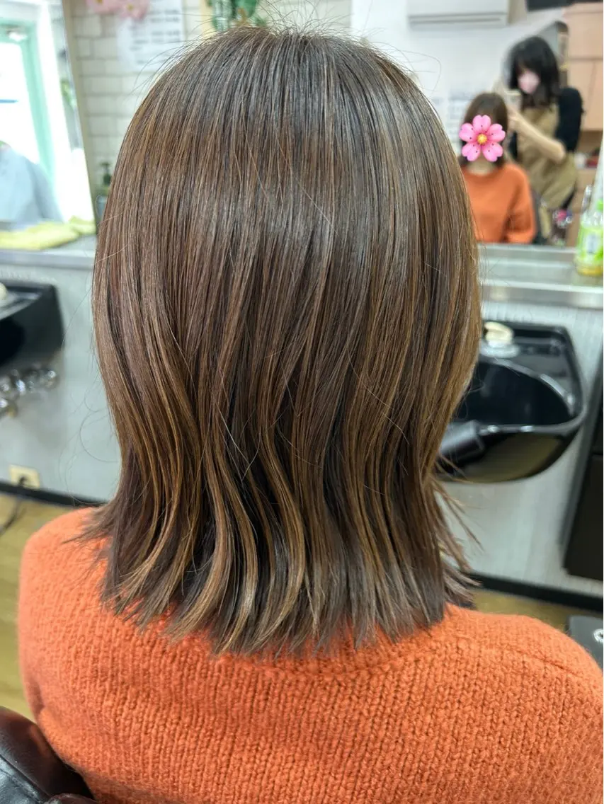 ミディアム カラー ベージュカラー 外ハネヘア カット ヘアカラー トリートメント Dream30 miyuのヘアスタイル