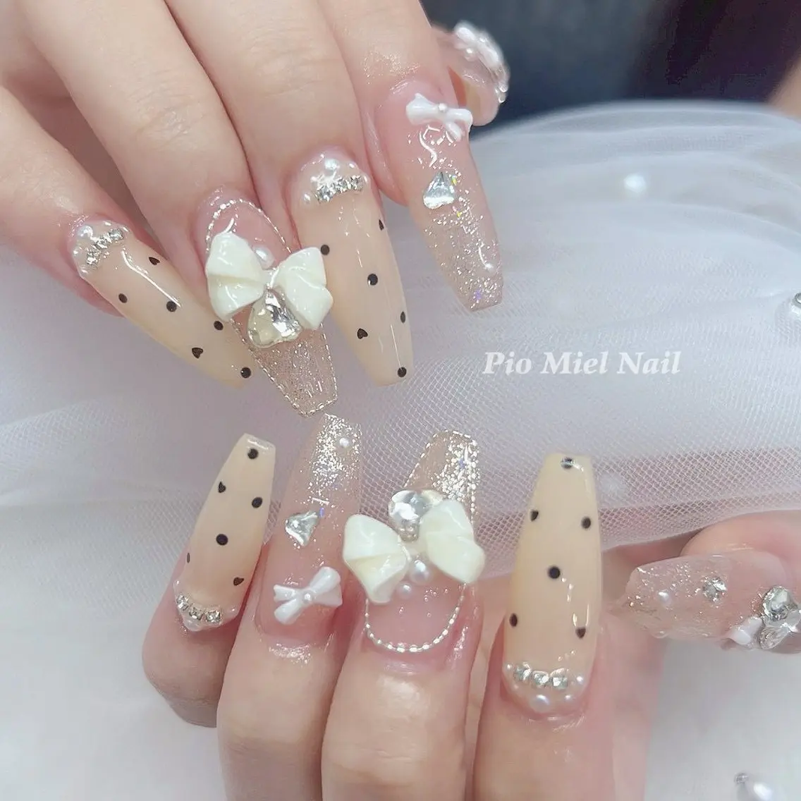 ロング 韓国風ヘア Pio Mielのネイルデザイン