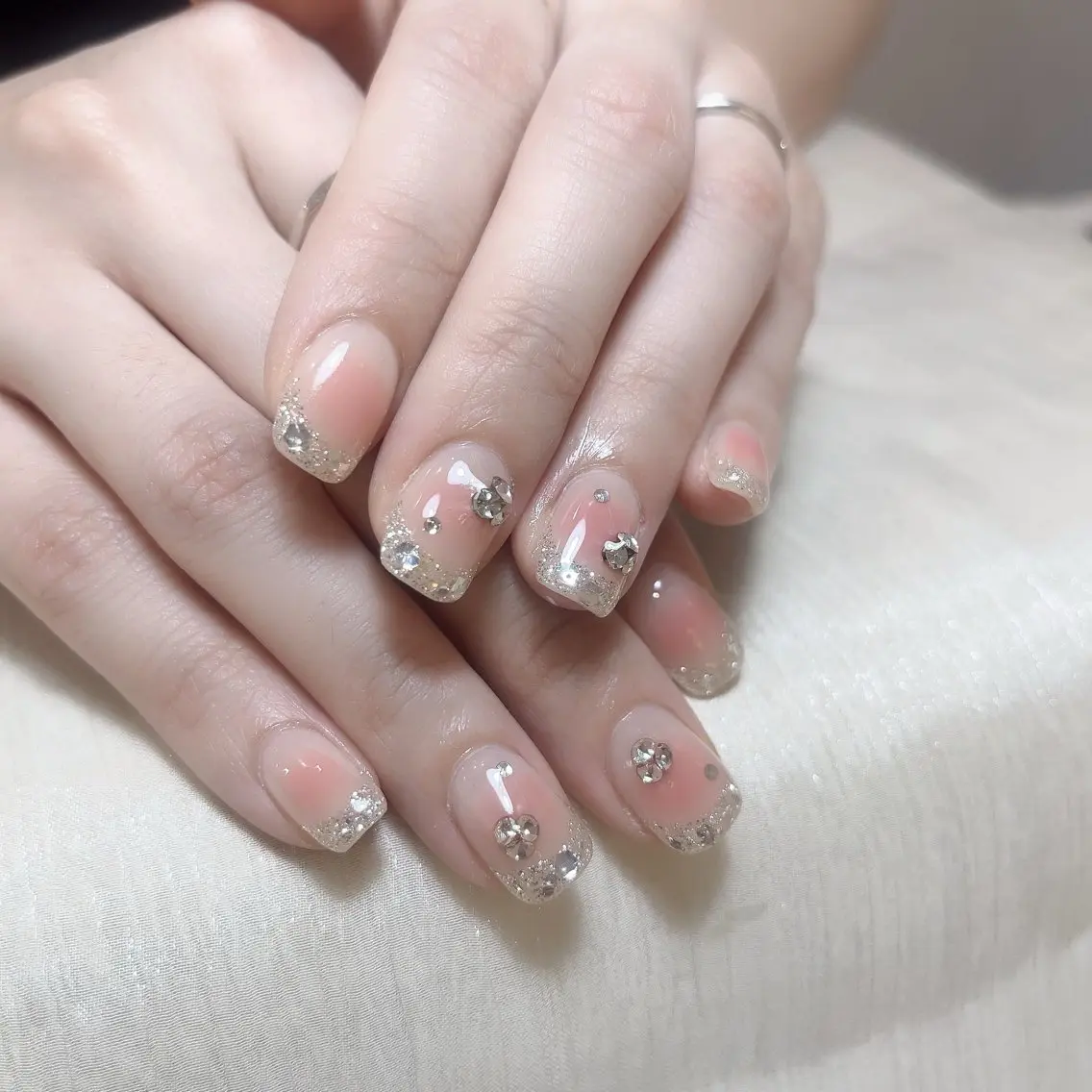 ネイル ハンドネイル MoonNail ユリ🌸のネイルデザイン
