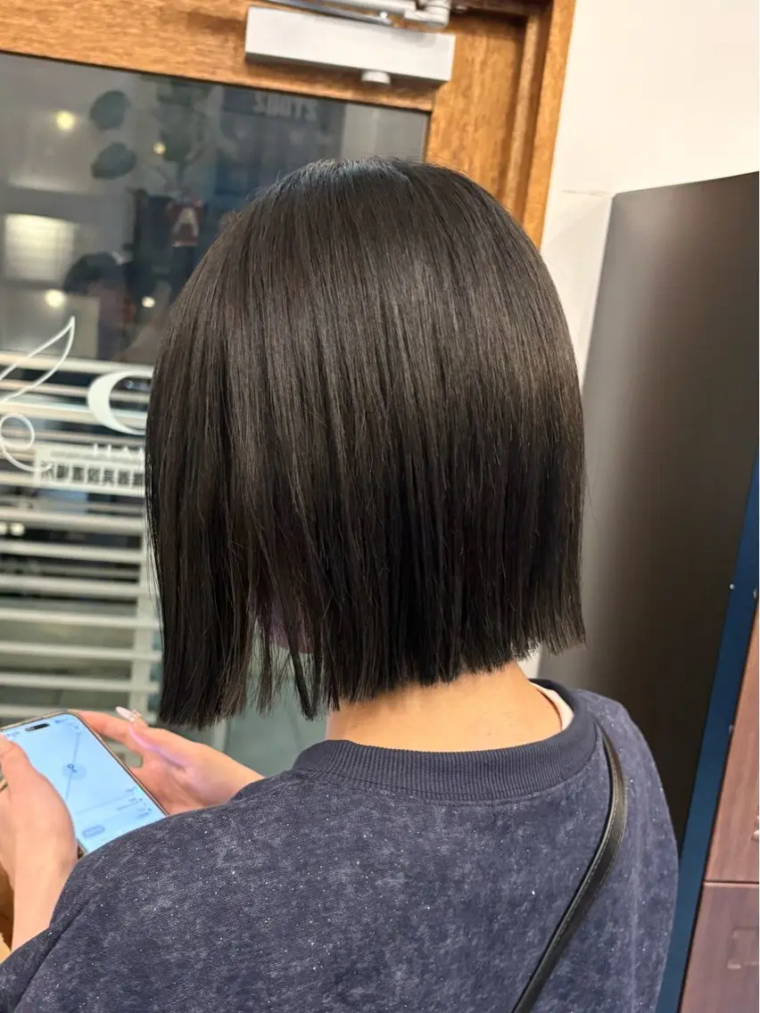 グリッターボンド縮毛矯正(リタッチ)+カットの写真