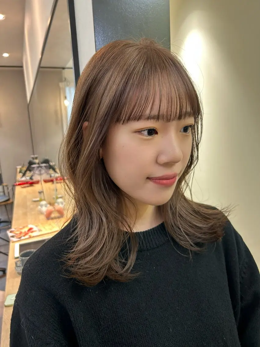 セミロング カラー ベージュカラー ブリーチ ミルクティーベージュ カット ヘアカラー トリートメント hubhair レイヤー/透明感のヘアスタイル