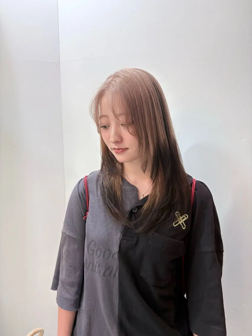 セミロング カラー カット ヘアカラー 🧤高明度ハイトーン 🧤莉音のヘアスタイル