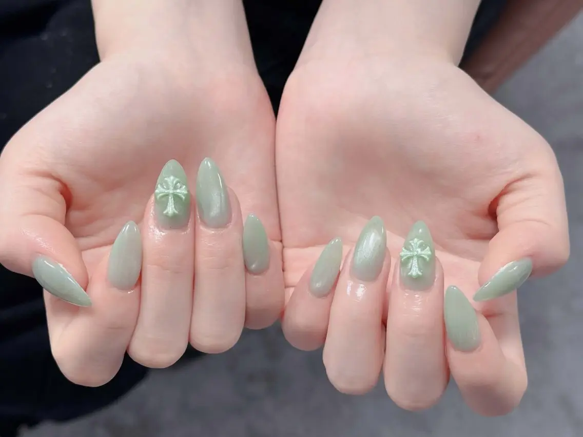 ネイル チークネイル フレンチネイル キラキラネイル 韓国ネイル マグネットネイル ハンドネイル Chibi h.babynailのネイルデザイン