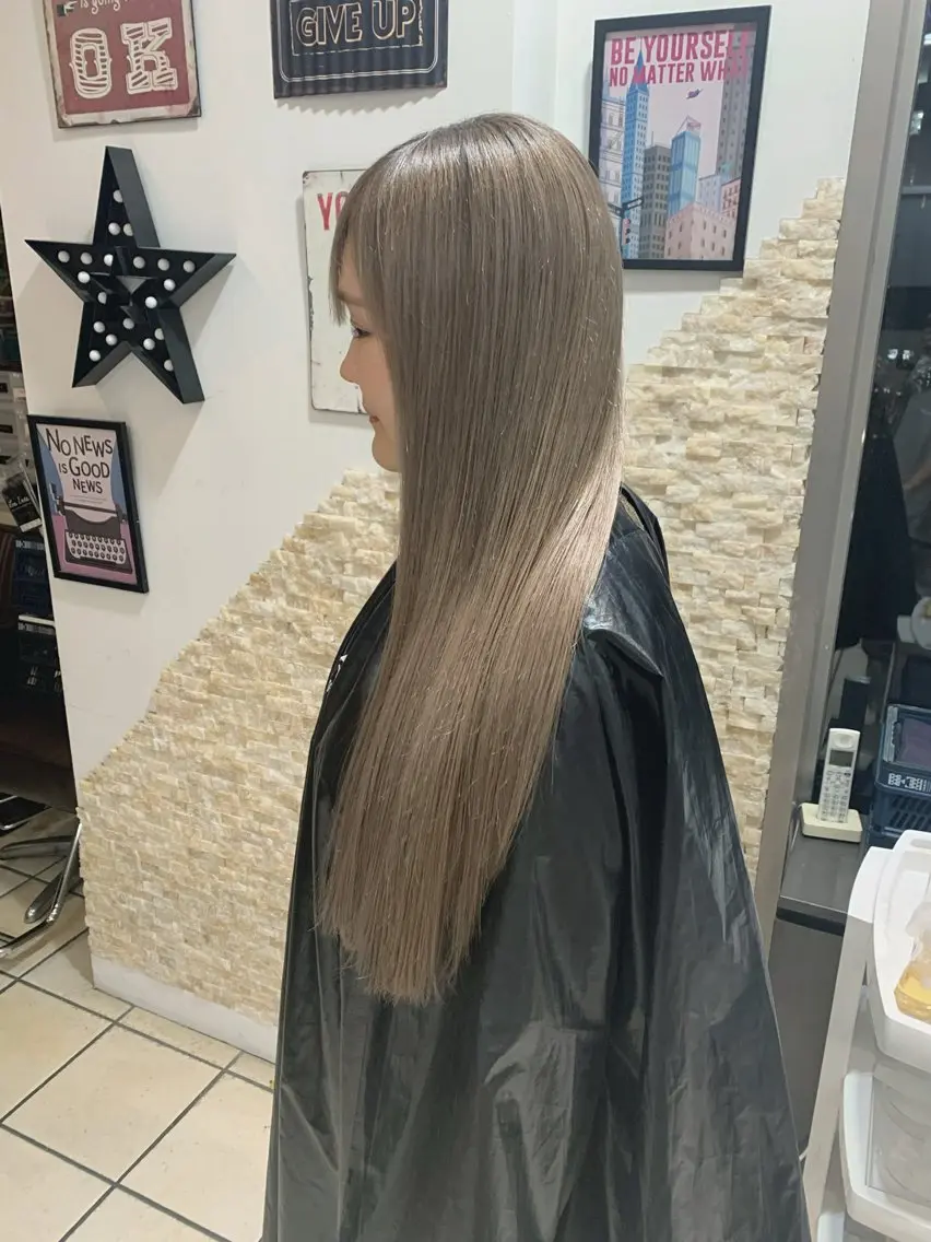 ロング カラー ベージュカラー ミルクティーベージュ エクステ⭐️艶カラー koukiのヘアスタイル