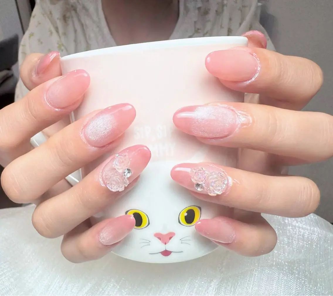 ネイル チークネイル フレンチネイル ジェルネイル ラメ(グリッター) ラメグラデーション MEO NAIL 中野 研修ネイリストのネイルデザイン