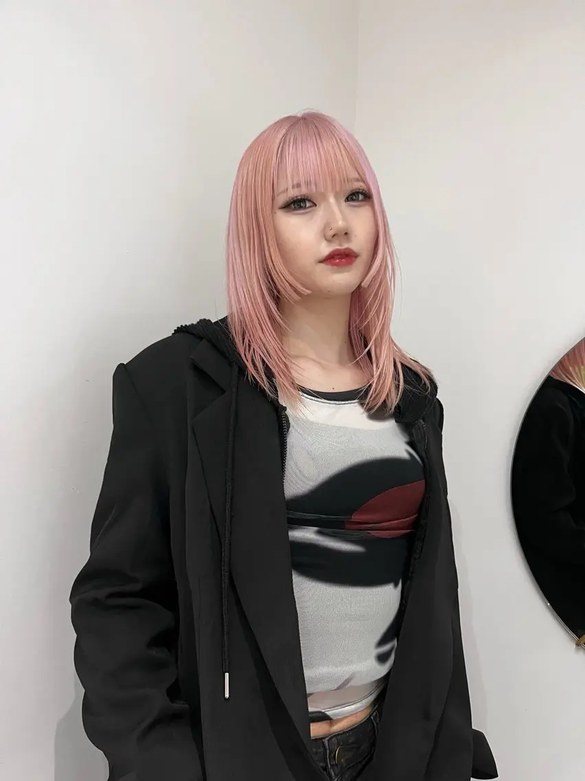 セミロング カラー ブリーチ ケアブリーチ ハイトーンカラー TOTA 唯一無二カラーのヘアスタイル