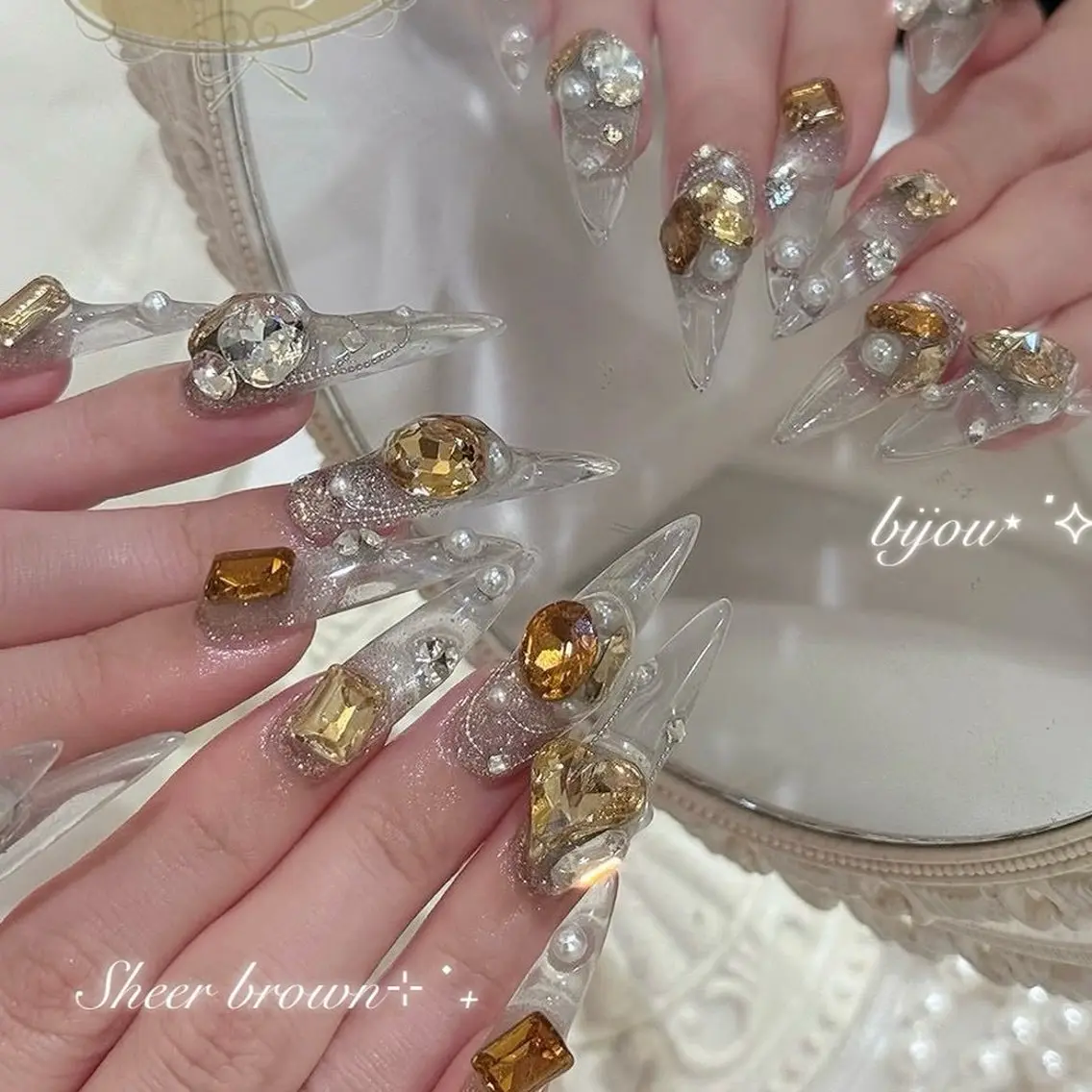 ネイル チークネイル ドット フットネイル フレンチネイル グラデーション ハンドネイル ハンドケア Nihonthy Nail 新宿のネイルデザイン