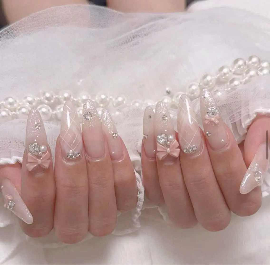 ネイル キラキラネイル 韓国ネイル ロングネイル 持ち込み ワンホンネイル ハンドネイル Haruki Nail Salonのネイルデザイン