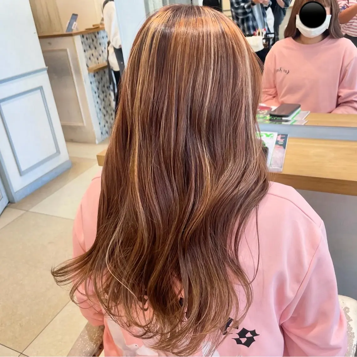 ロング カラー ベージュカラー ハイライトカラー ハイライト カット ヘアカラー トリートメント 立川・くびれミディ 旬なデザインカラーのヘアスタイル
