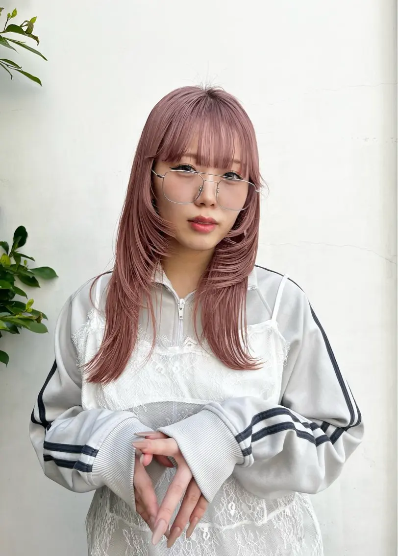 セミロング カラー ピンクカラー 顔まわりレイヤー レイヤーカット カット ヘアカラー トリートメント レイヤーカット/ブラ ウンカラー/河野凜のヘアスタイル