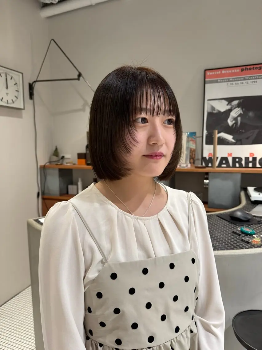 ミディアム 顔まわりレイヤー 顔周りカット レイヤーカット カット トリートメント コノカ/暖色カラー/ 透明感カラーのヘアスタイル