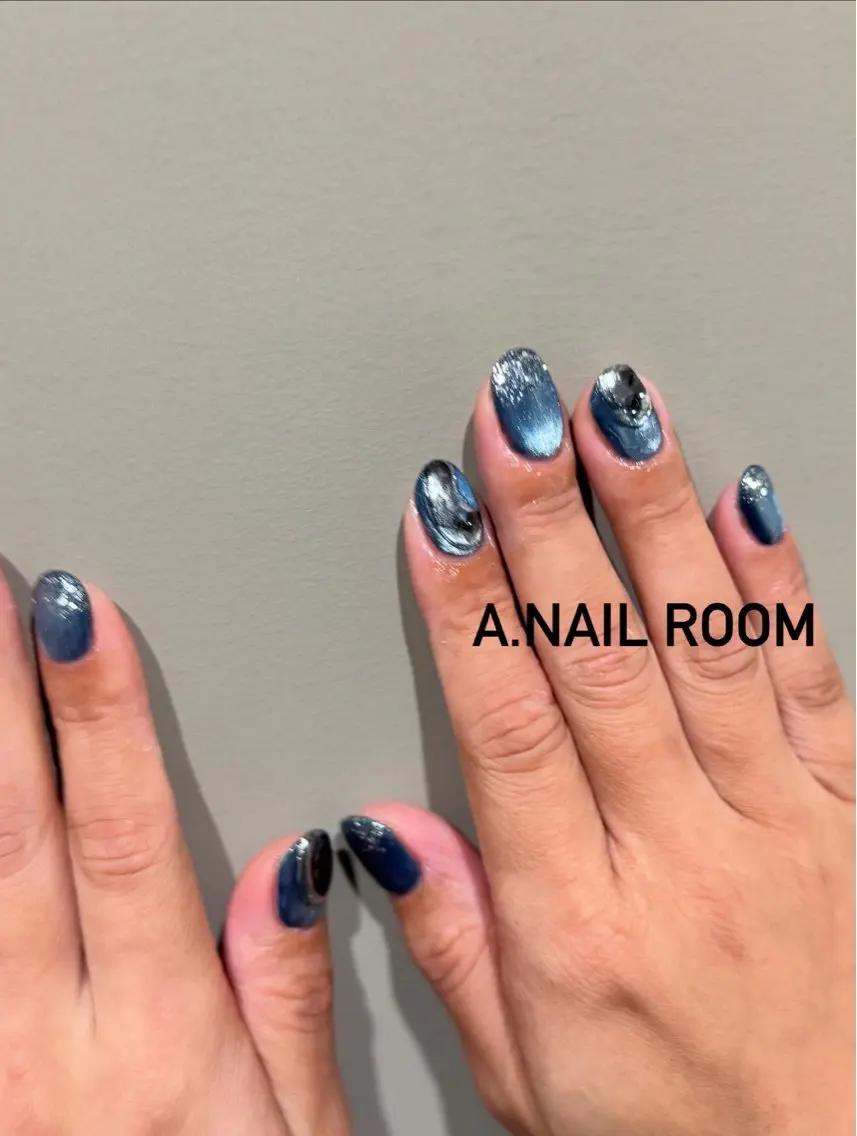 ネイル キラキラネイル マグネットネイル シンプルネイル A. Nailroomのネイルデザイン