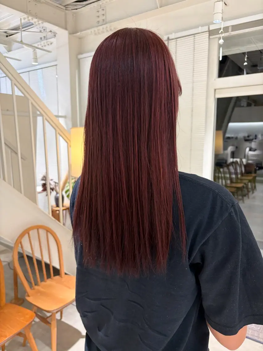 ロング カラー ピンクカラー ヘアカラー 周東 芽依のヘアスタイル