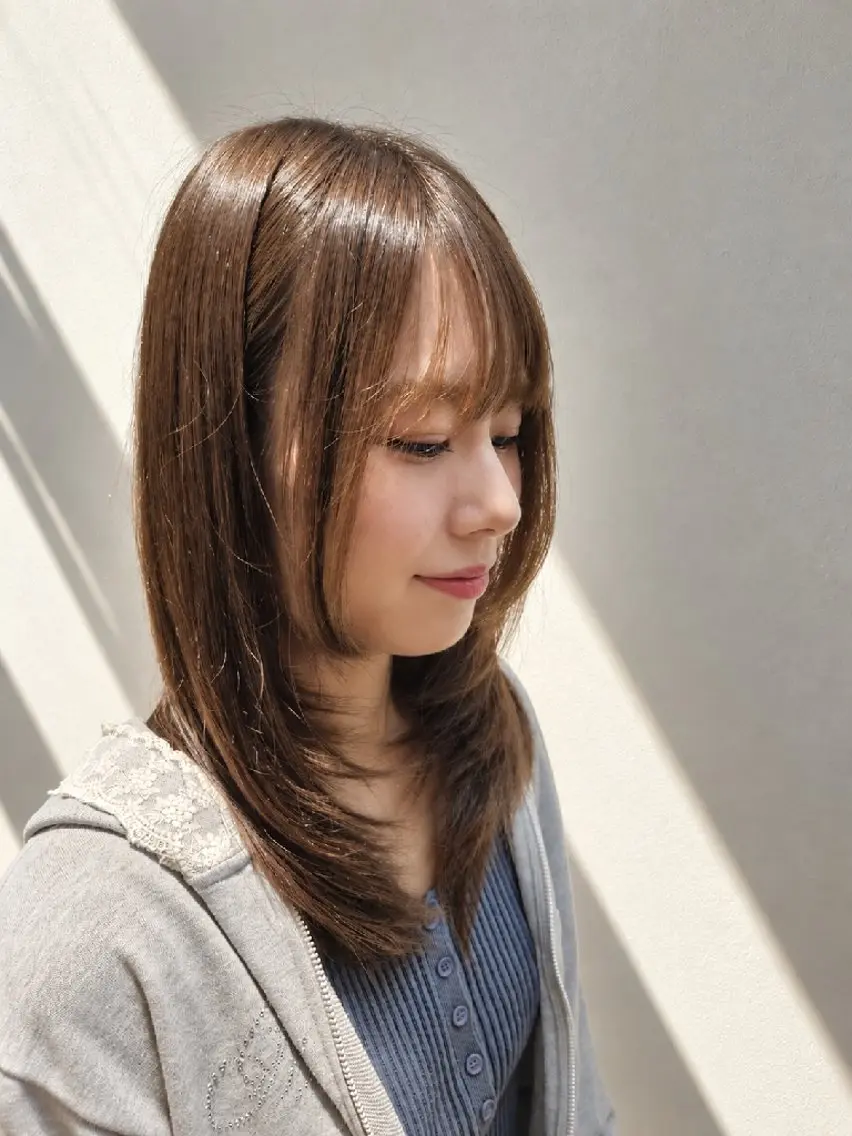 セミロング カラー ベージュカラー オリーブベージュ レイヤーカット カット ヘアカラー トリートメント terra✂️川嶋 大輔のヘアスタイル