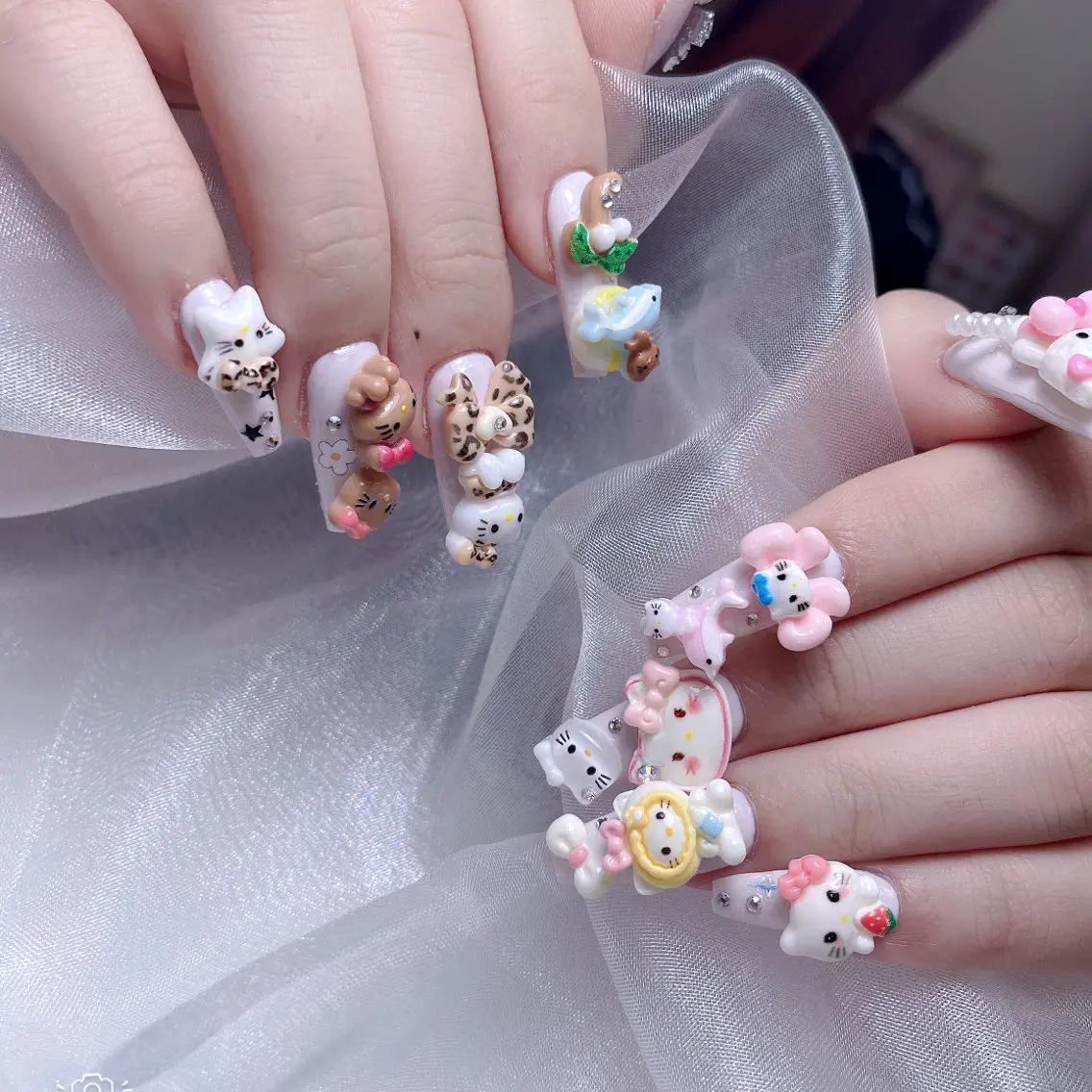 ネイル 成人式 ロングネイル マグネットネイル 大理石ネイル(マーブル) リボン ハンドネイル MoMoA Nail ネイル長さ出し専門店のネイルデザイン
