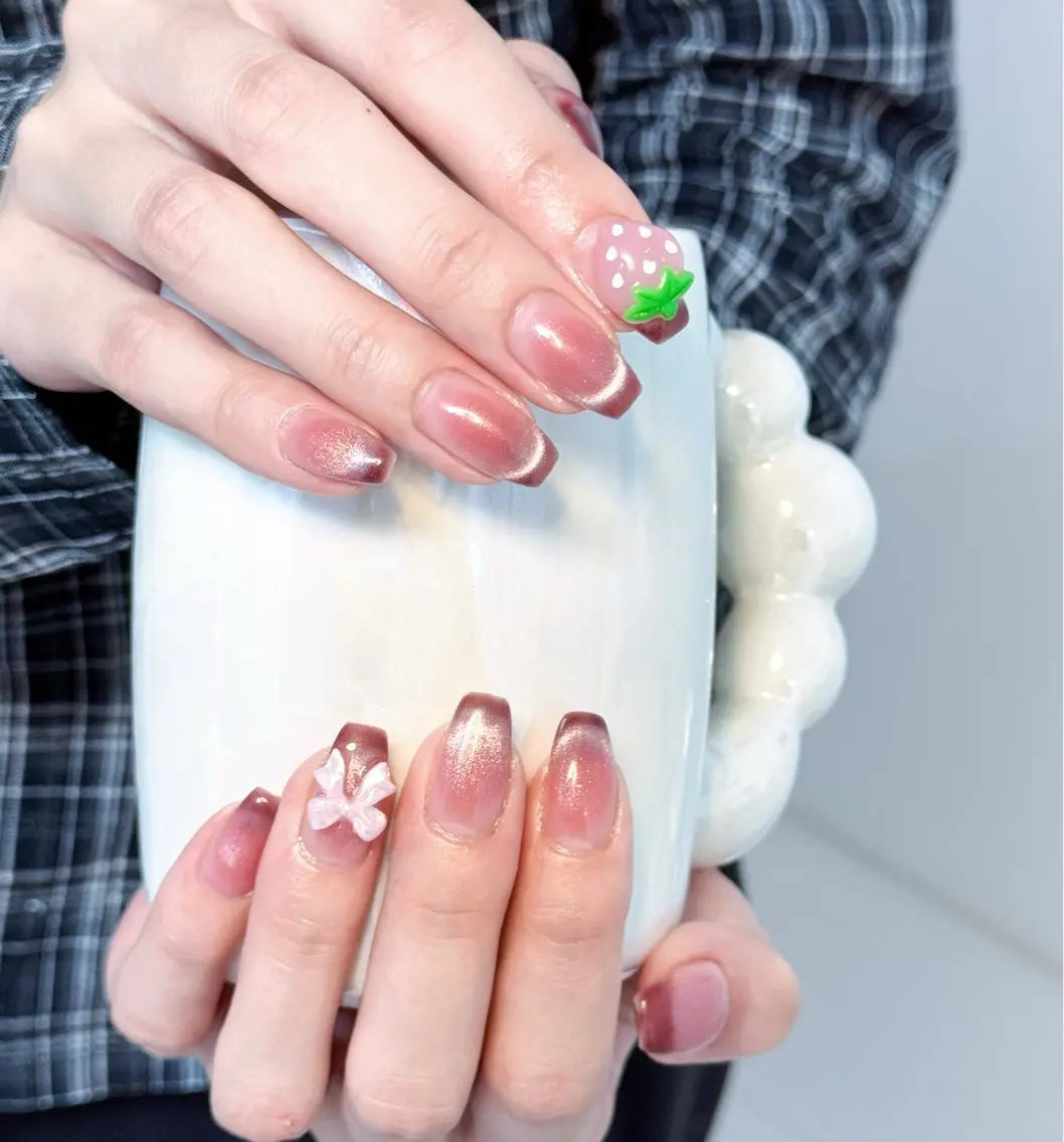 ネイル アートネイル オーロラネイル チークネイル フレンチネイル ガラスフレンチ ハンドネイル 🎀🎀YooLi Nail Salonのネイルデザイン